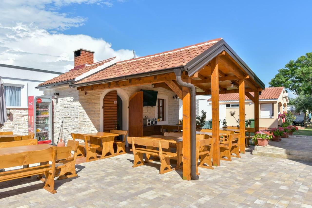 Bungalov Medanic - Private Pool Privlaka  Exterior foto